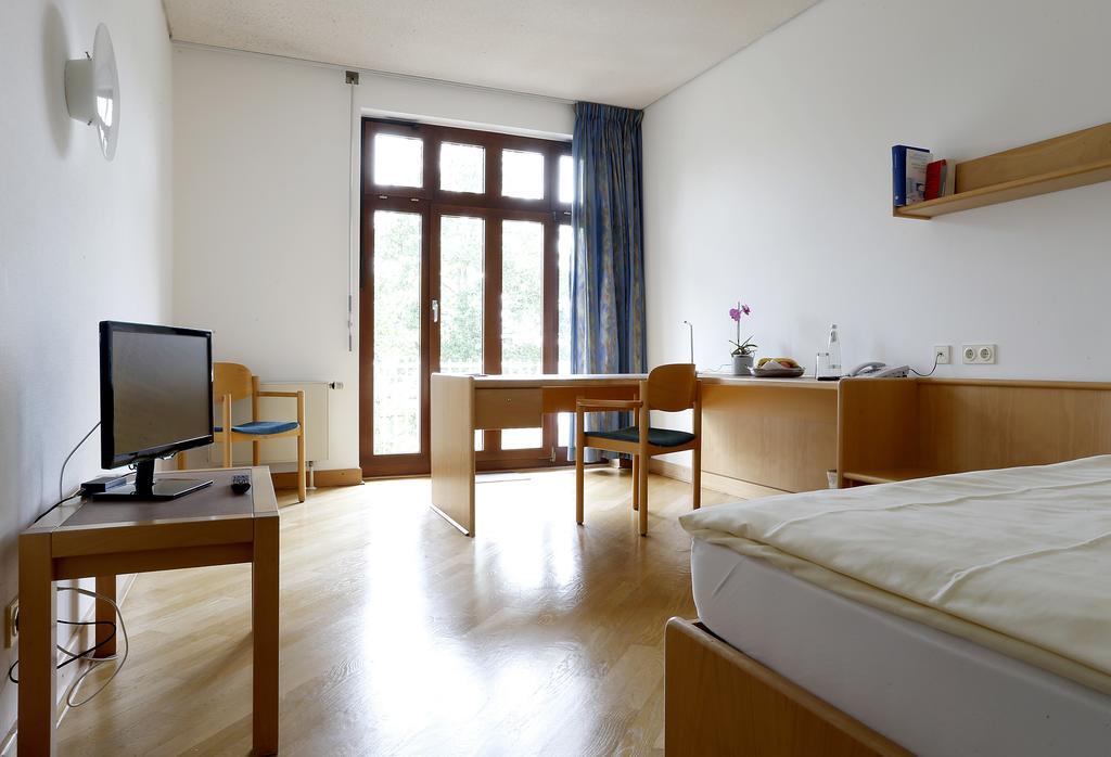Tagungs- Und Bildungszentrum Steinbach/Taunus Steinbach im Taunus Szoba fotó
